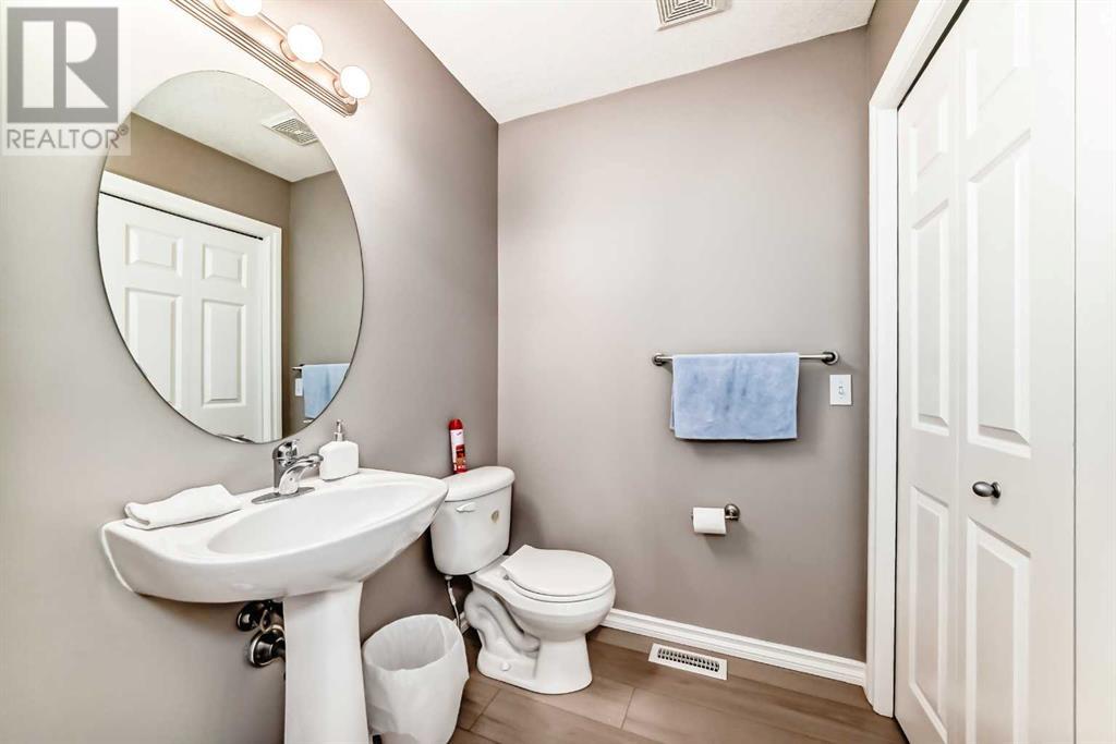 Single Family House for Sale in  Royal Crest View NW Royal Oak Calgary 
