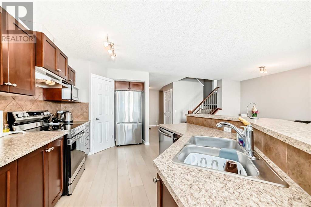 Single Family House for Sale in  Royal Crest View NW Royal Oak Calgary 