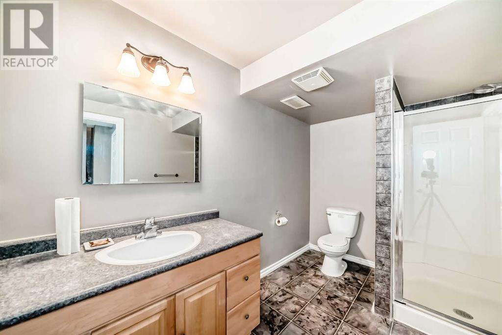 Single Family House for Sale in  Royal Crest View NW Royal Oak Calgary 