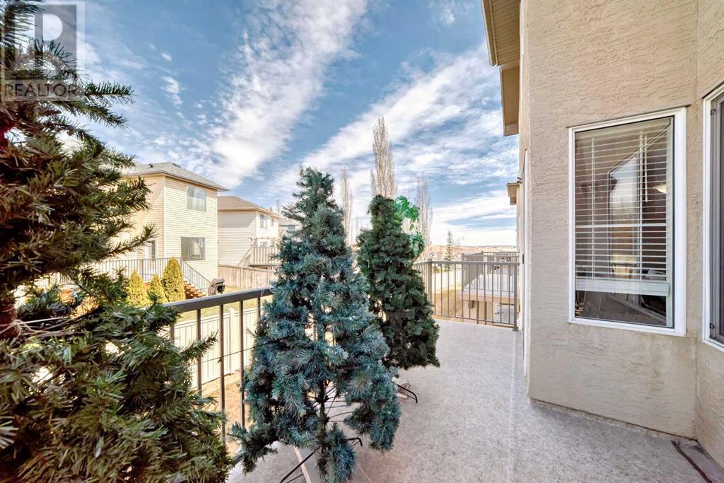Single Family House for Sale in  Royal Crest View NW Royal Oak Calgary 