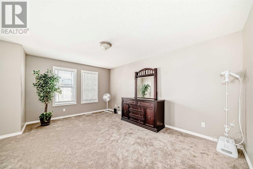 Single Family House for Sale in  Royal Crest View NW Royal Oak Calgary 