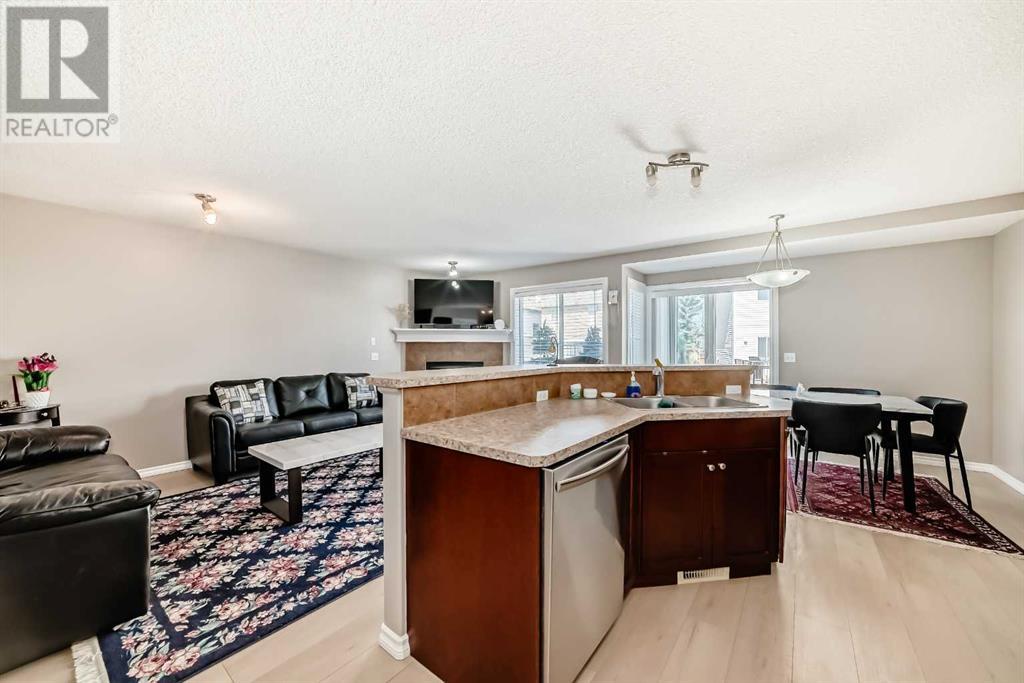 Single Family House for Sale in  Royal Crest View NW Royal Oak Calgary 