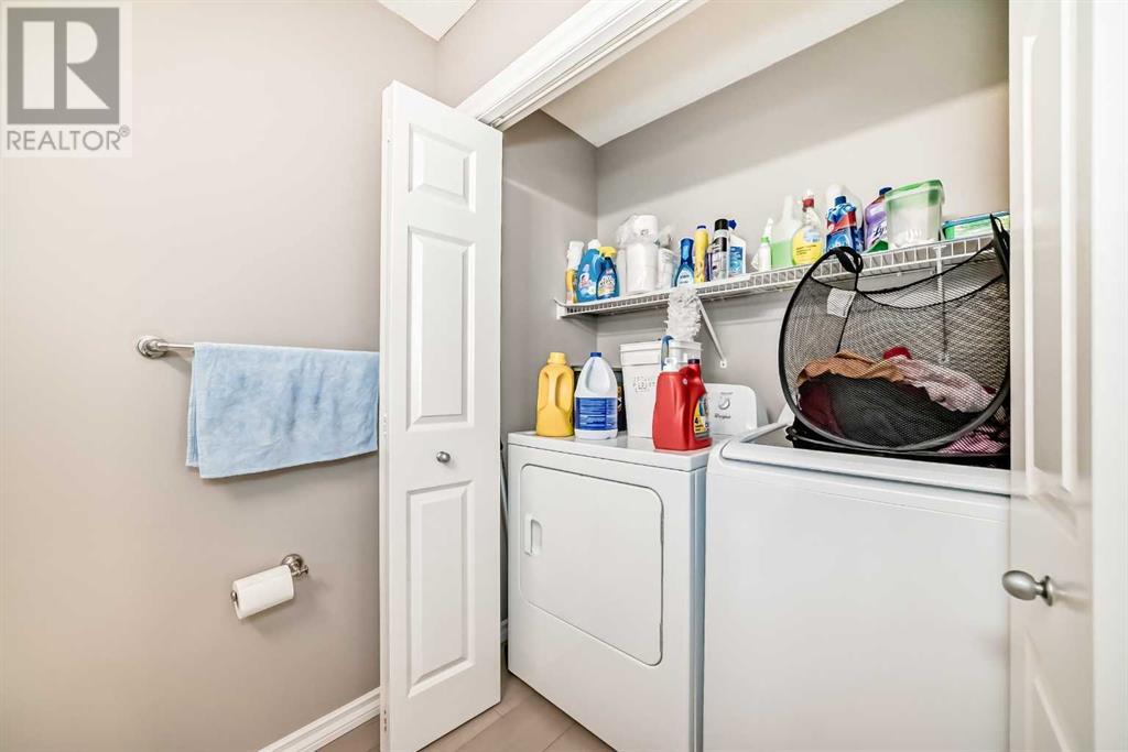 Single Family House for Sale in  Royal Crest View NW Royal Oak Calgary 
