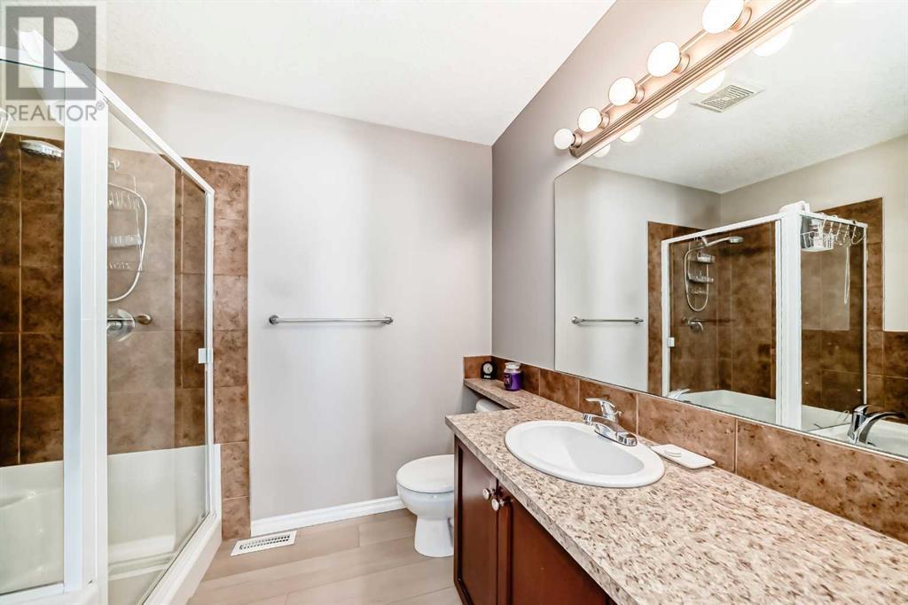 Single Family House for Sale in  Royal Crest View NW Royal Oak Calgary 