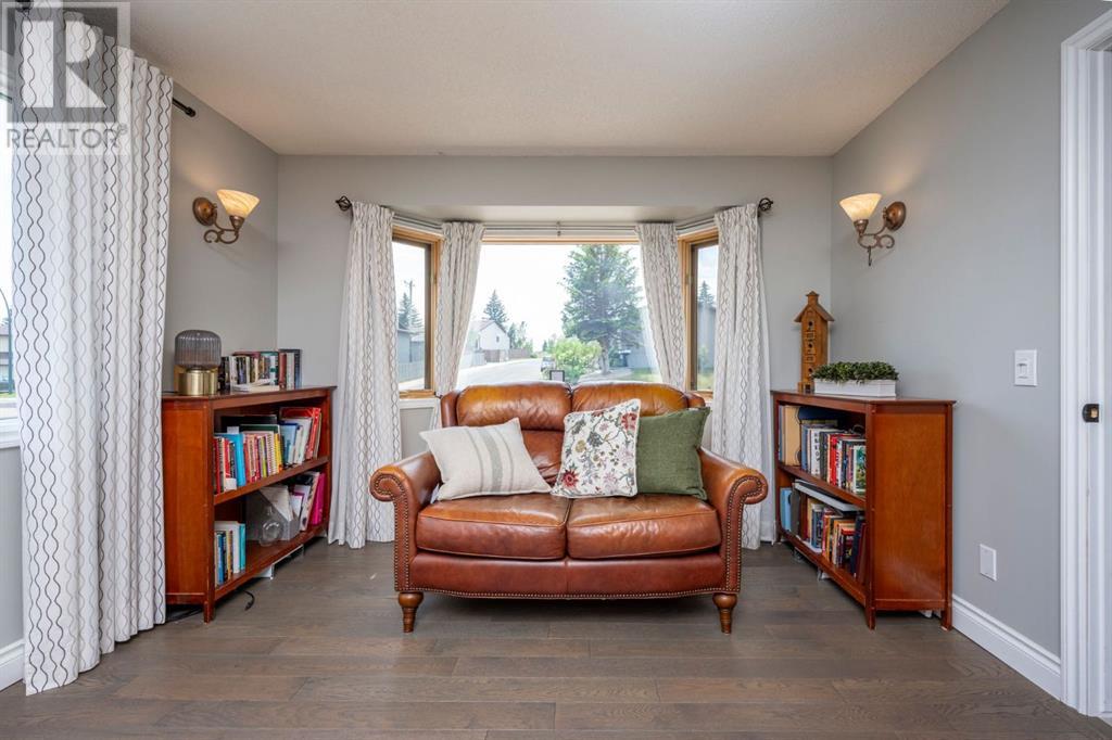 Single Family House for Sale in  Beddington Way NE Beddington Heights Calgary 