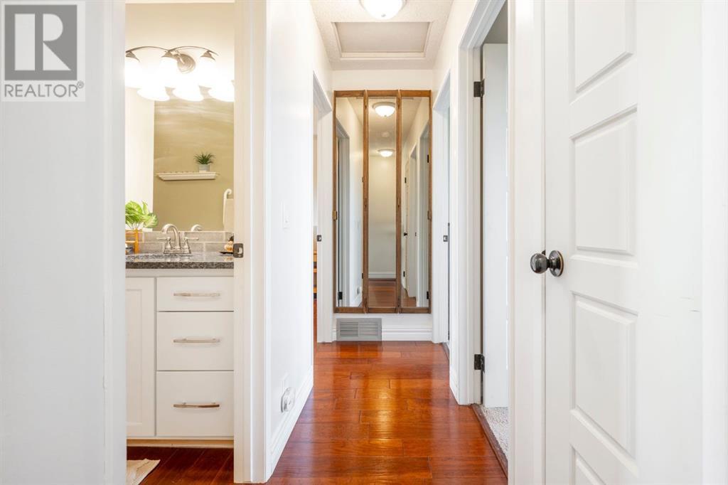 Single Family House for Sale in  Beddington Way NE Beddington Heights Calgary 