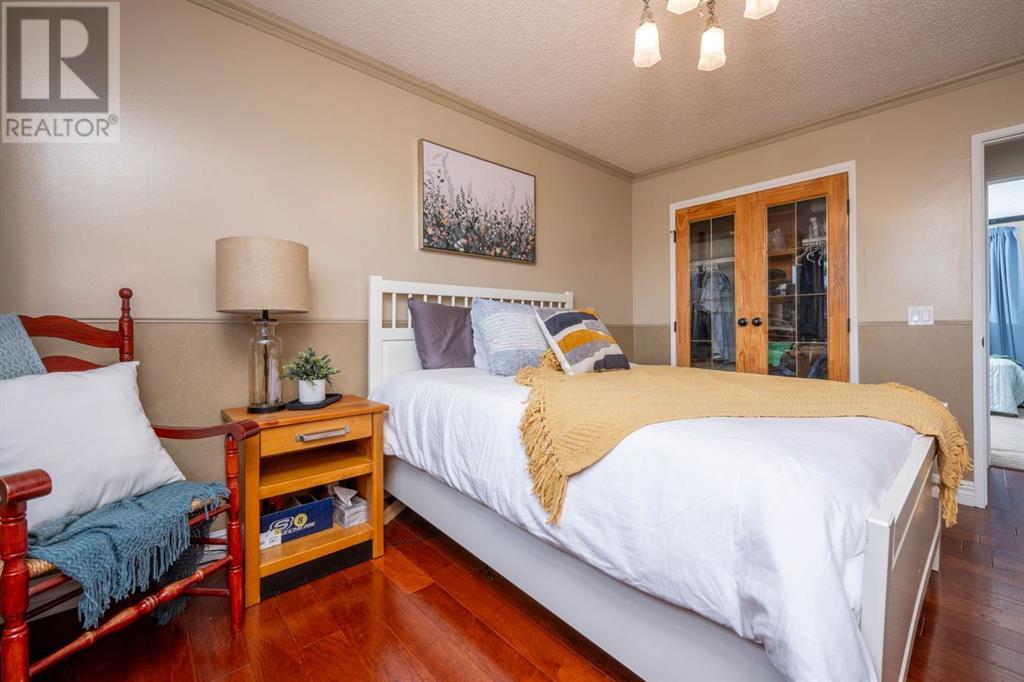 Single Family House for Sale in  Beddington Way NE Beddington Heights Calgary 