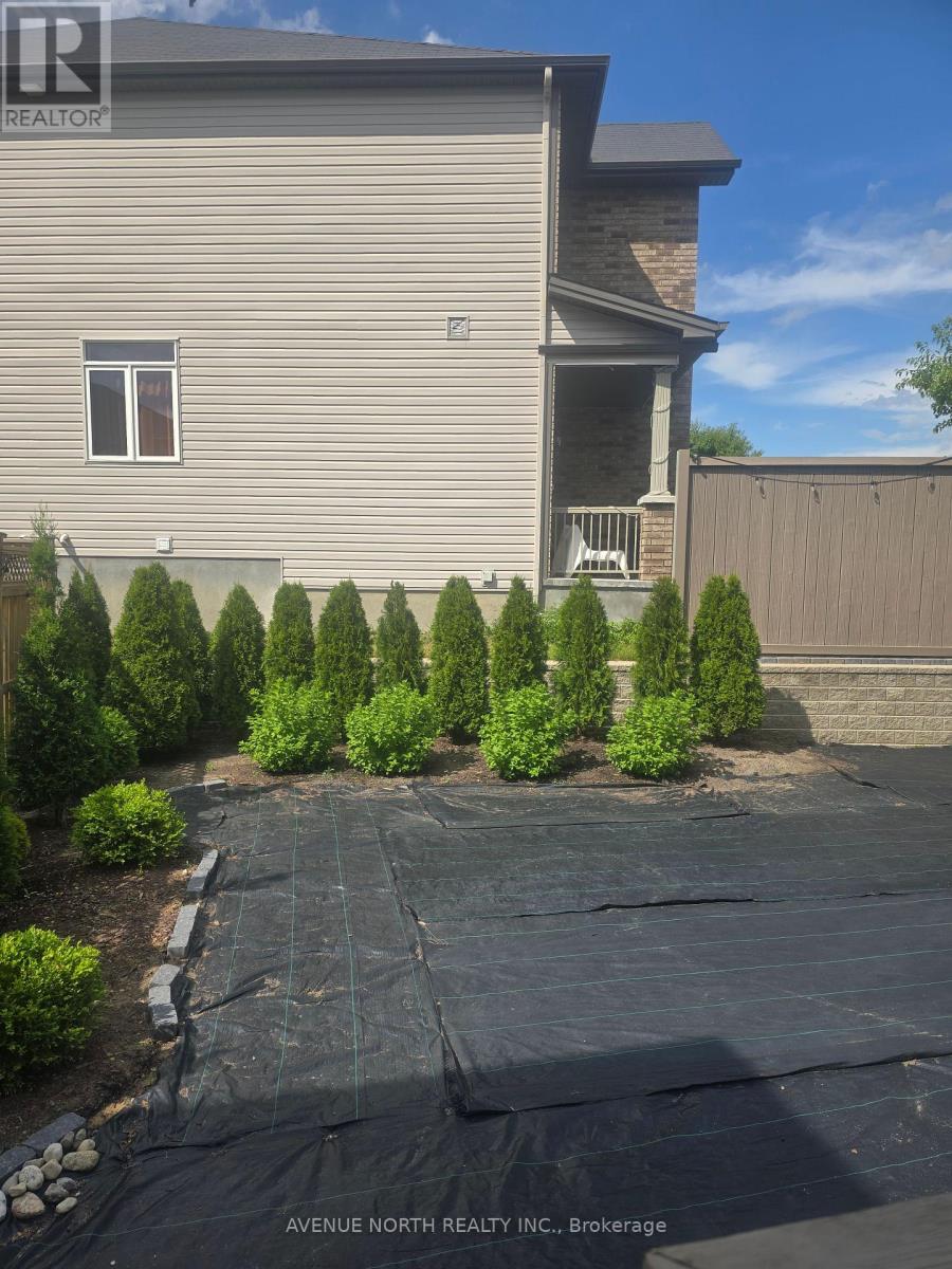 Photo 20 of 429 Dovehaven Street, Ottawa ON