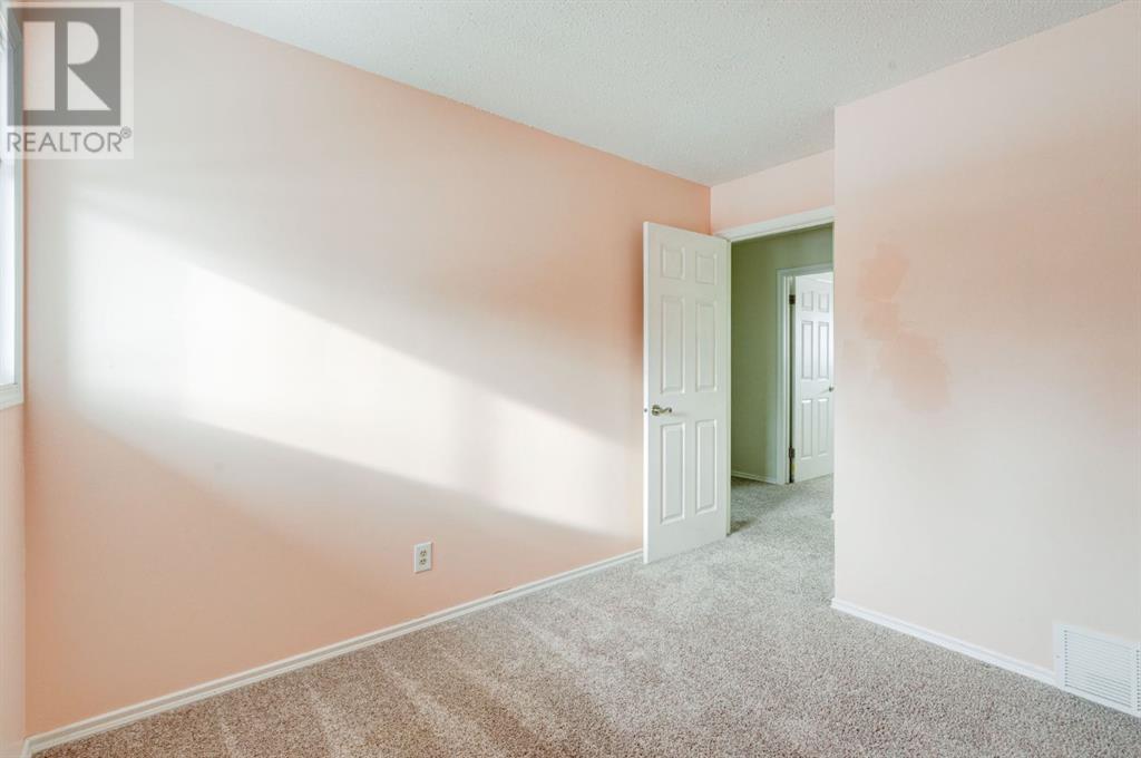 Single Family House for Sale in    Avenue NW Bowness Calgary 