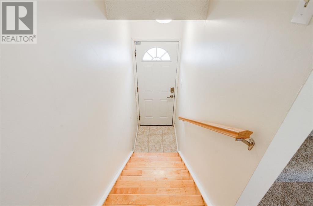 Single Family House for Sale in    Avenue NW Bowness Calgary 