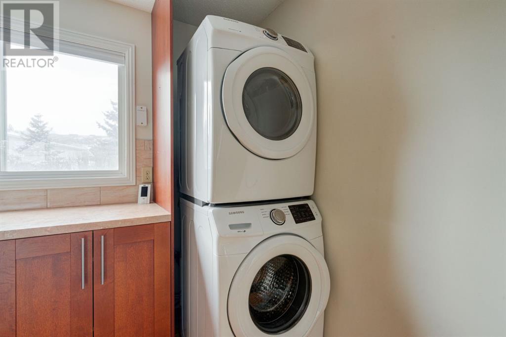 Single Family House for Sale in    Avenue NW Bowness Calgary 