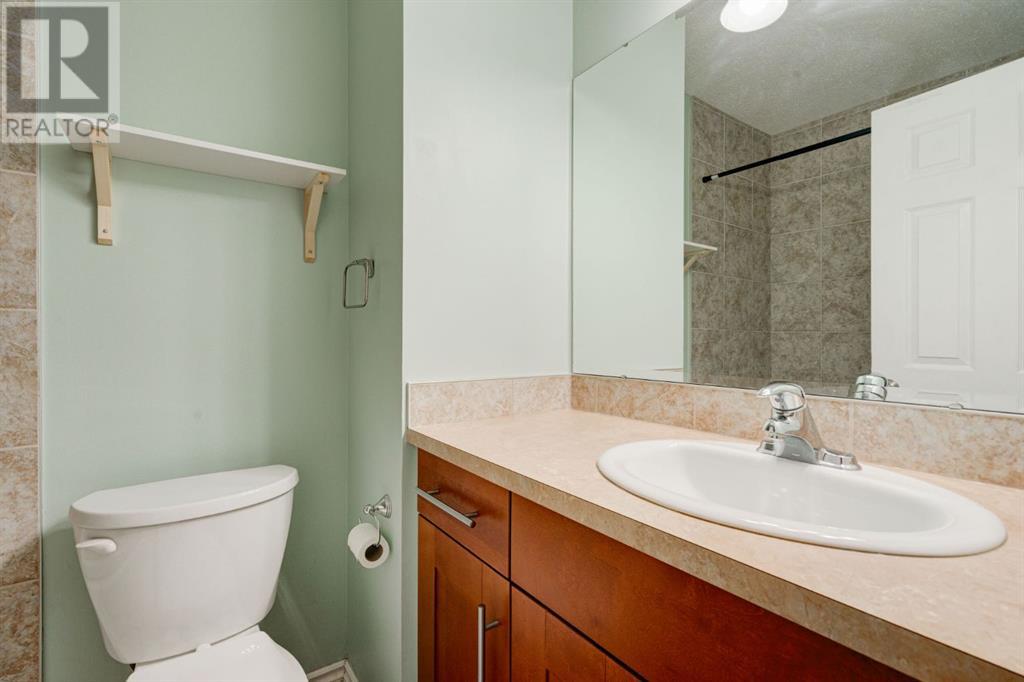 Single Family House for Sale in    Avenue NW Bowness Calgary 
