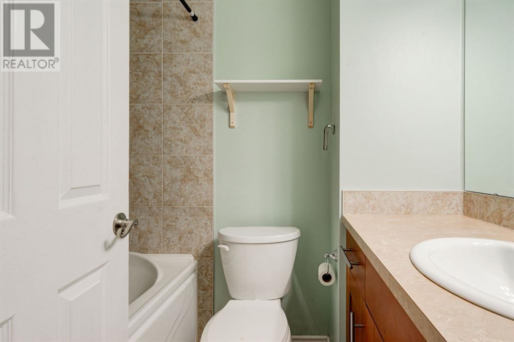 Single Family House for Sale in    Avenue NW Bowness Calgary 
