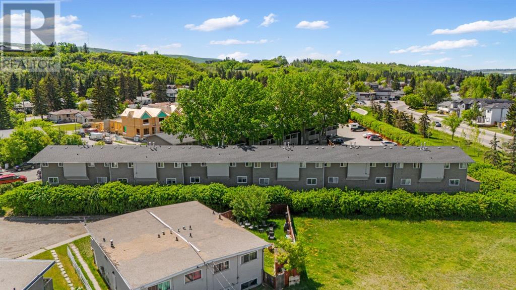 Single Family House for Sale in    Avenue NW Bowness Calgary 