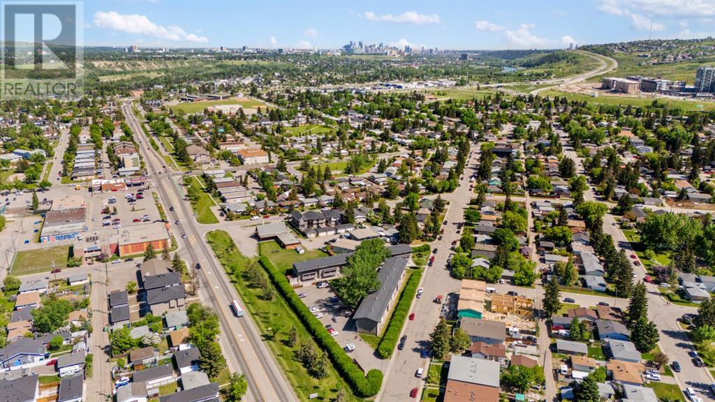 Single Family House for Sale in    Avenue NW Bowness Calgary 