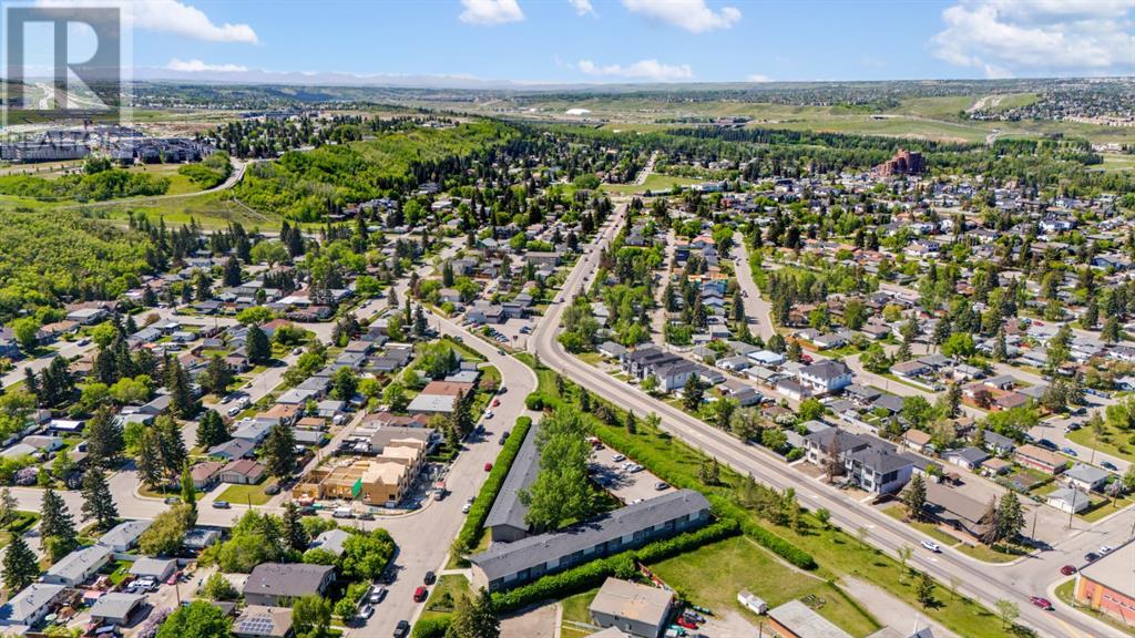 Single Family House for Sale in    Avenue NW Bowness Calgary 