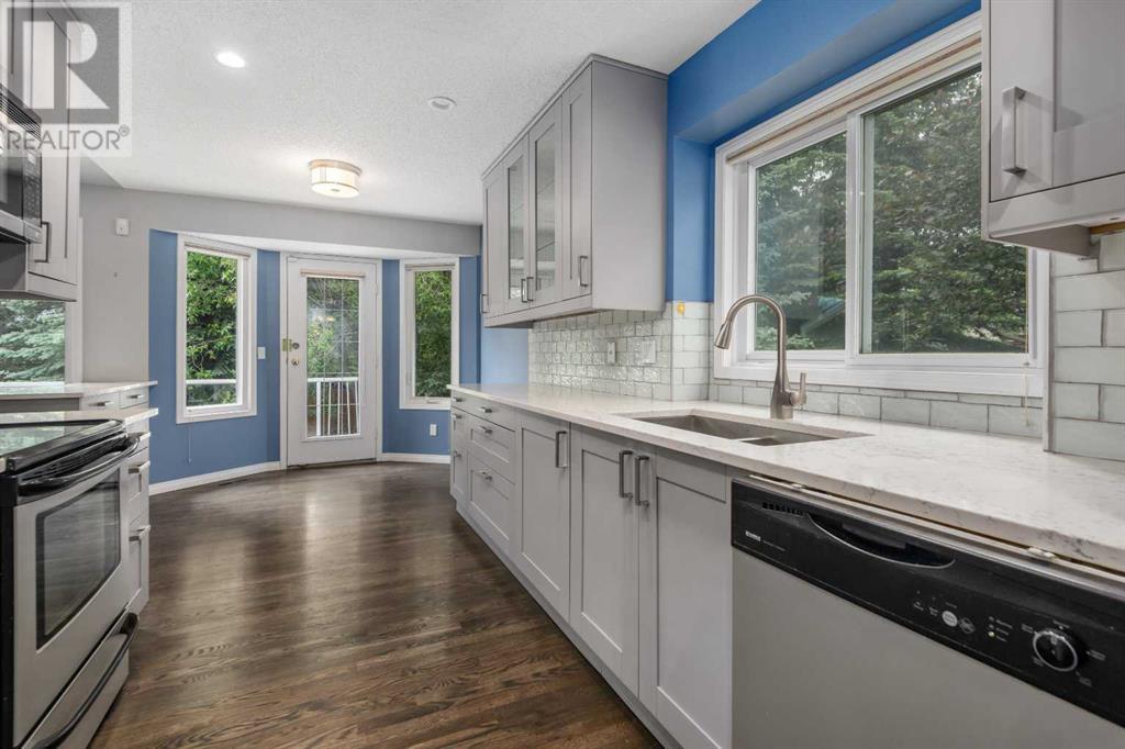 Single Family House for Sale in  Silver Creek Mews NW Silver Springs Calgary 