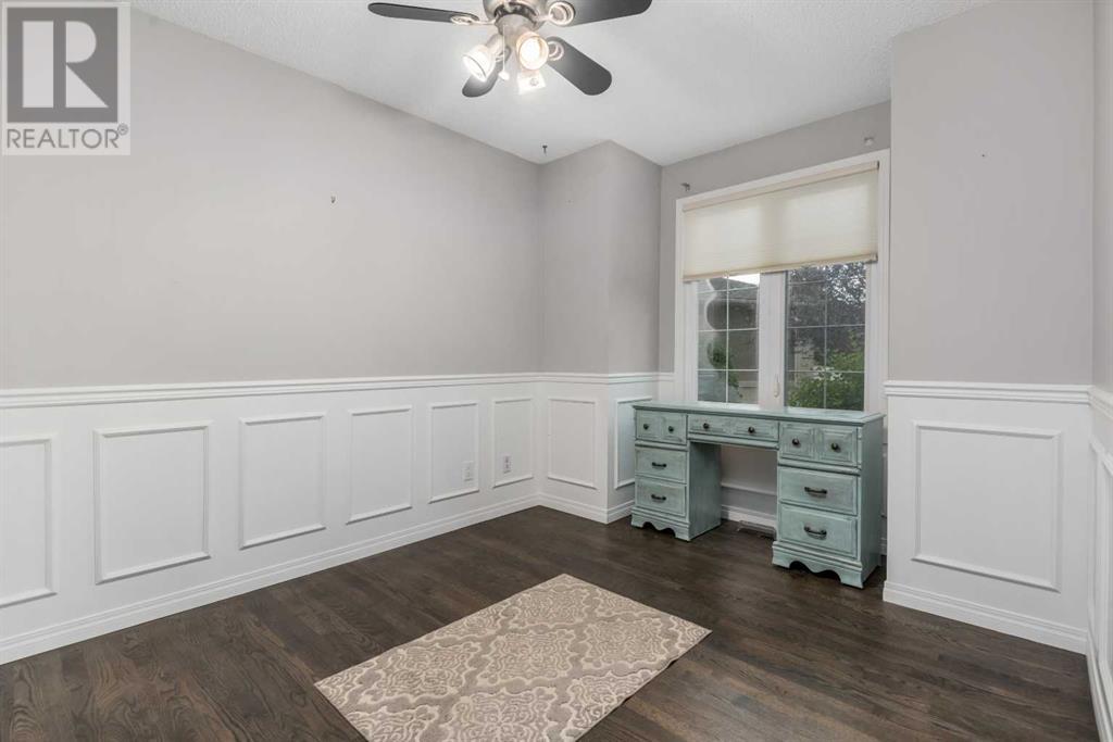 Single Family House for Sale in  Silver Creek Mews NW Silver Springs Calgary 
