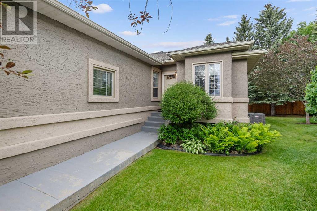 Single Family House for Sale in  Silver Creek Mews NW Silver Springs Calgary 