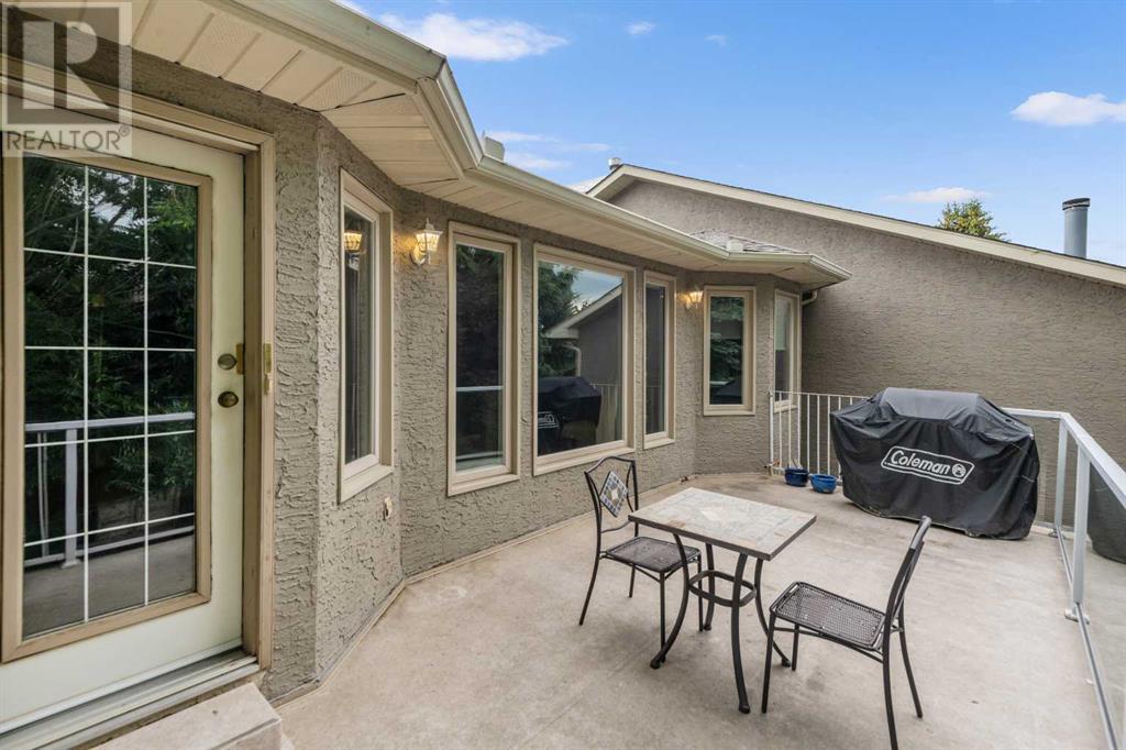Single Family House for Sale in  Silver Creek Mews NW Silver Springs Calgary 