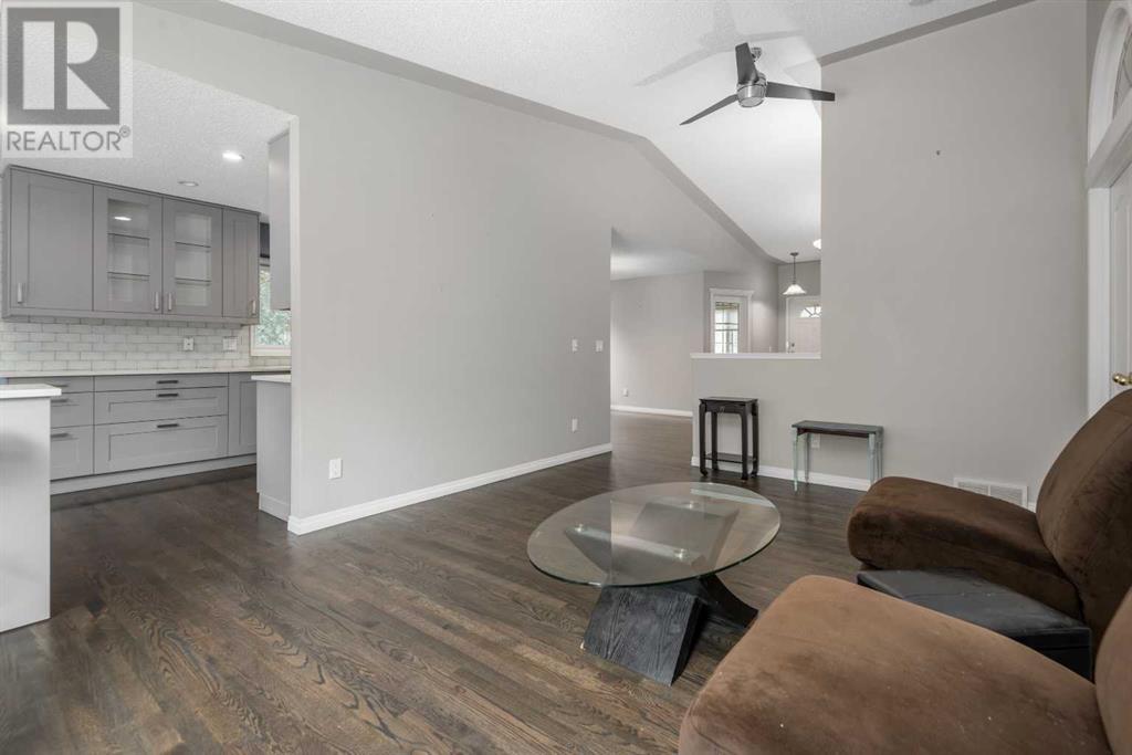 Single Family House for Sale in  Silver Creek Mews NW Silver Springs Calgary 