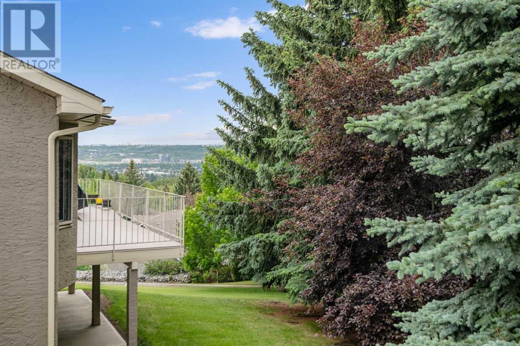Single Family House for Sale in  Silver Creek Mews NW Silver Springs Calgary 