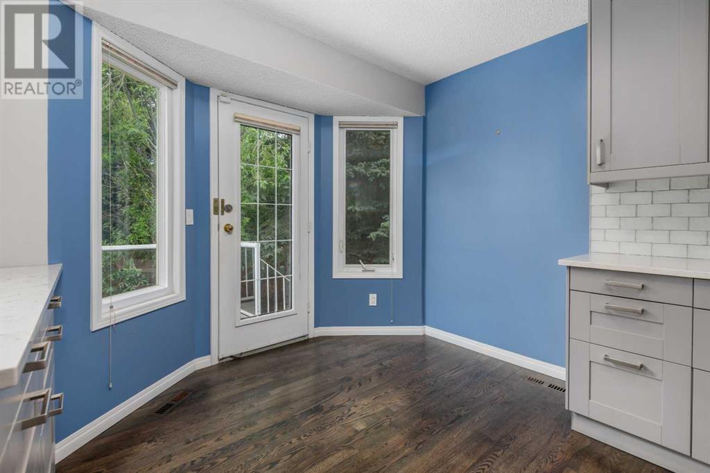 Single Family House for Sale in  Silver Creek Mews NW Silver Springs Calgary 