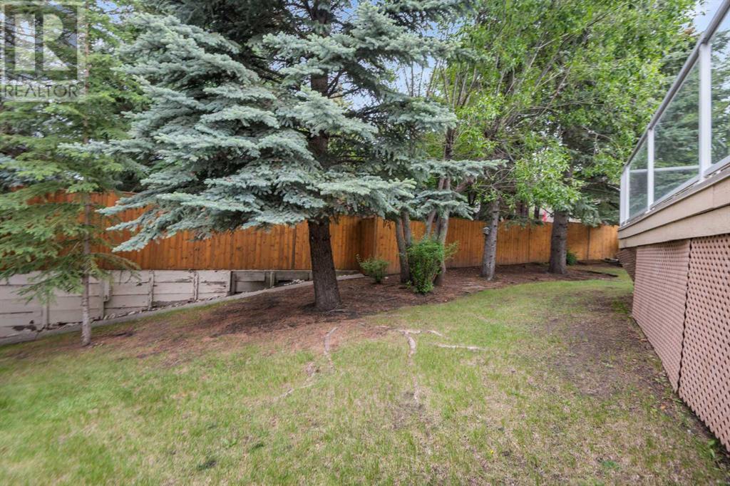 Single Family House for Sale in  Silver Creek Mews NW Silver Springs Calgary 