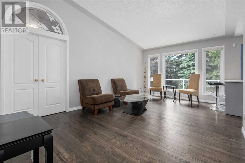 Single Family House for Sale in  Silver Creek Mews NW Silver Springs Calgary 