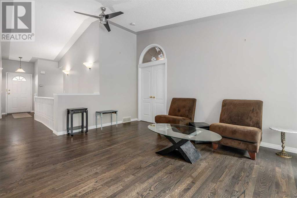 Single Family House for Sale in  Silver Creek Mews NW Silver Springs Calgary 