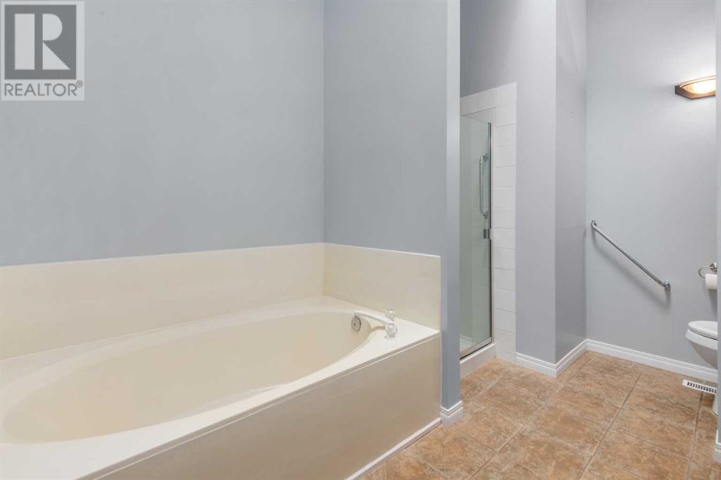 Single Family House for Sale in  Silver Creek Mews NW Silver Springs Calgary 