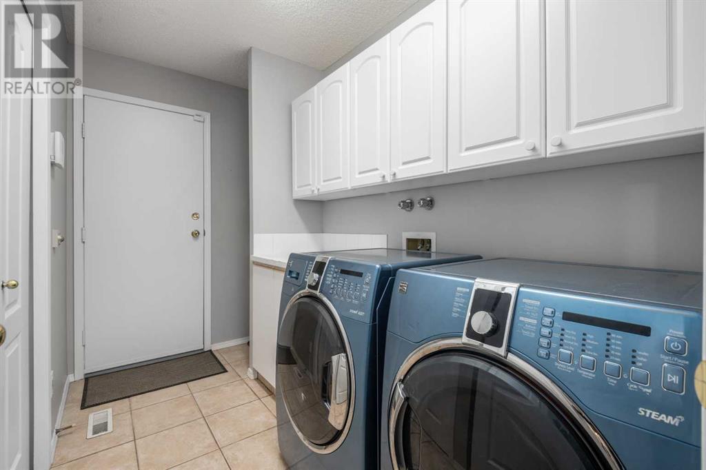 Single Family House for Sale in  Silver Creek Mews NW Silver Springs Calgary 