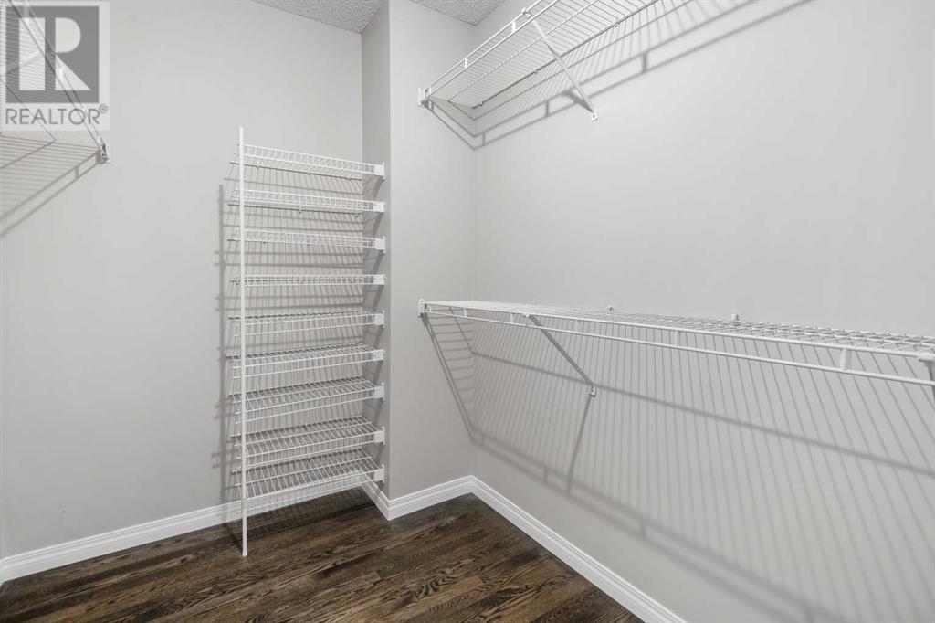 Single Family House for Sale in  Silver Creek Mews NW Silver Springs Calgary 