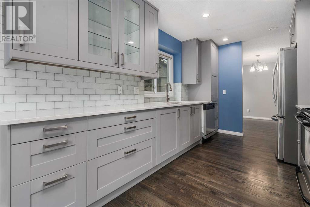 Single Family House for Sale in  Silver Creek Mews NW Silver Springs Calgary 