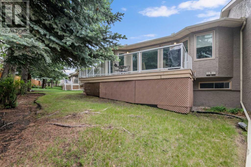 Single Family House for Sale in  Silver Creek Mews NW Silver Springs Calgary 