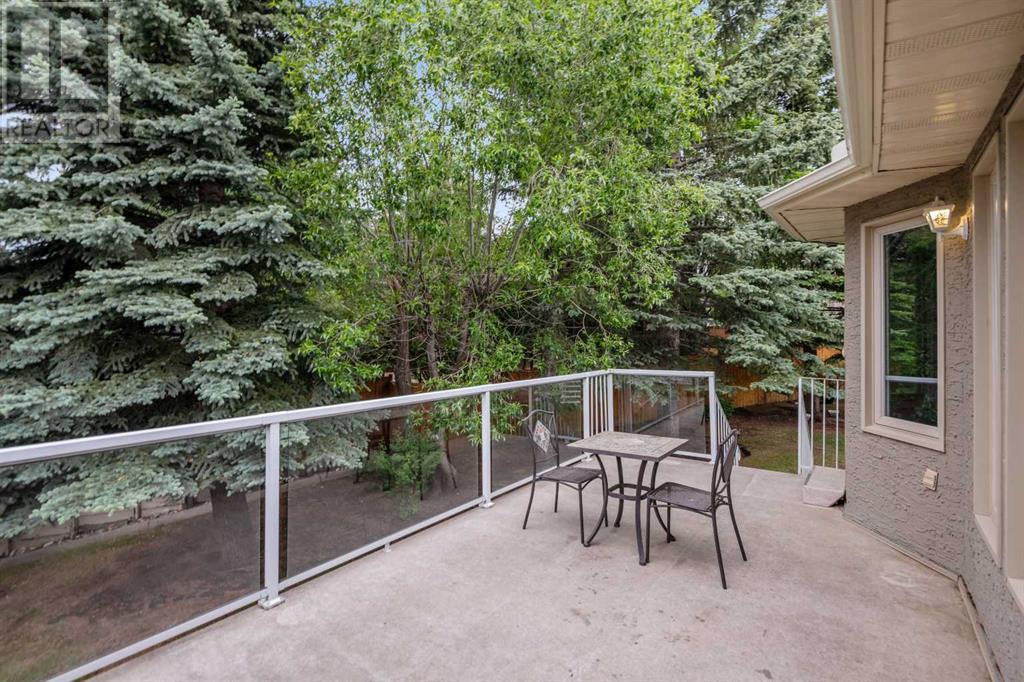Single Family House for Sale in  Silver Creek Mews NW Silver Springs Calgary 