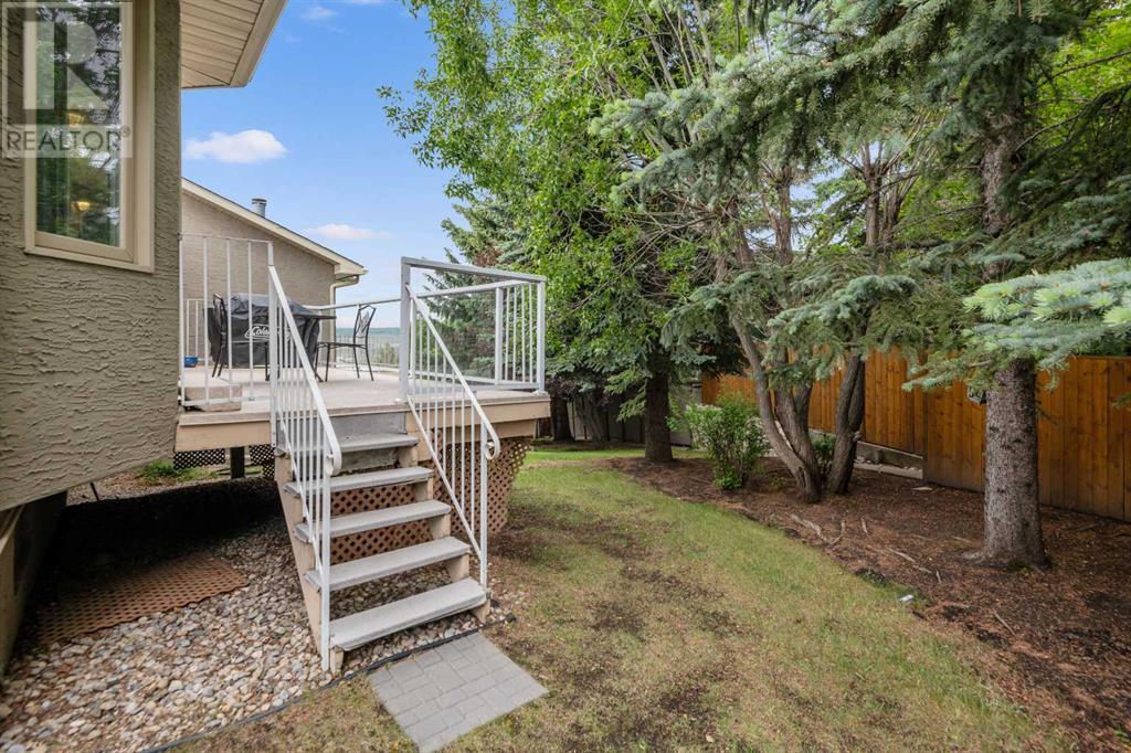 Single Family House for Sale in  Silver Creek Mews NW Silver Springs Calgary 