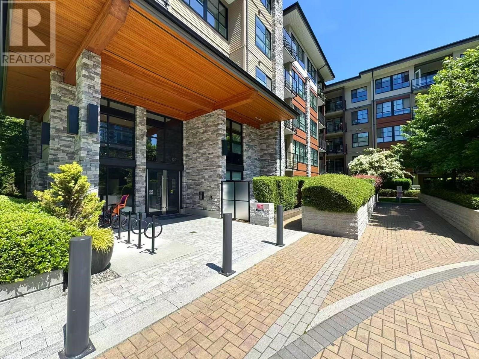Photo 2 of 114 1152 Windsor Mews, Coquitlam BC
