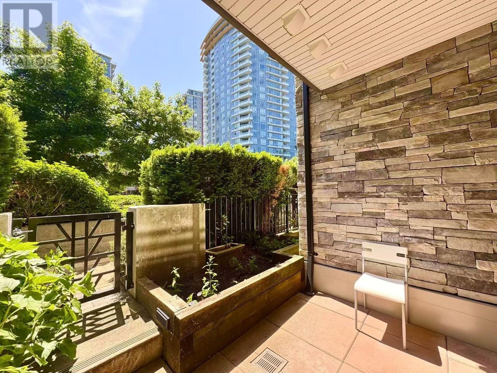 Photo 18 of 114 1152 Windsor Mews, Coquitlam BC