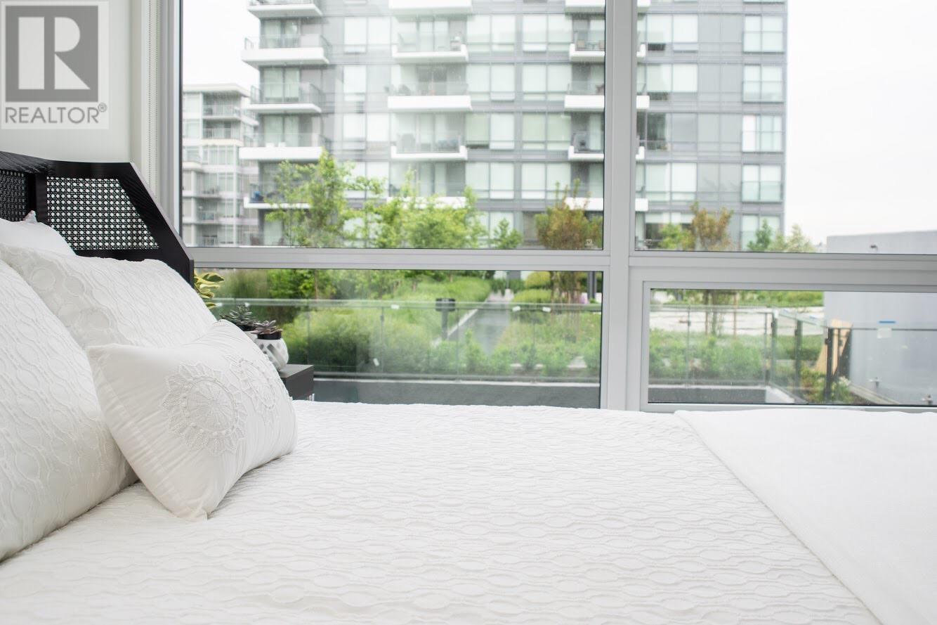 Photo 6 of 906 1788 Columbia Street, Vancouver BC