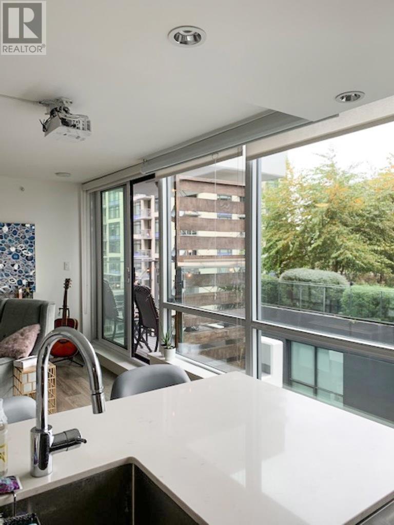 Photo 13 of 906 1788 Columbia Street, Vancouver BC