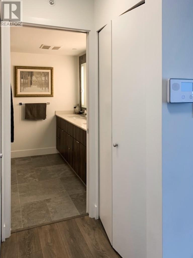 Photo 22 of 906 1788 Columbia Street, Vancouver BC