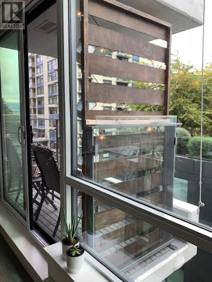 Photo 15 of 906 1788 Columbia Street, Vancouver BC