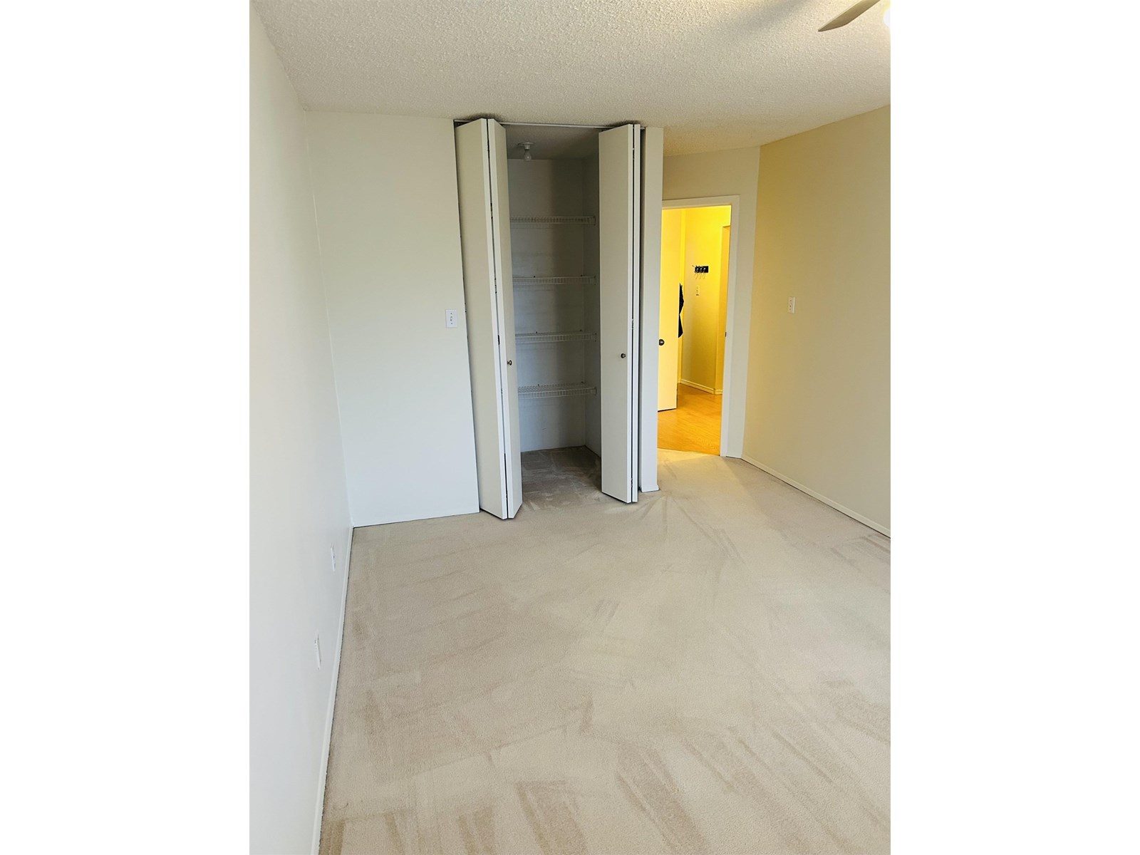 Photo 11 of 1331 Fir Street, White Rock BC