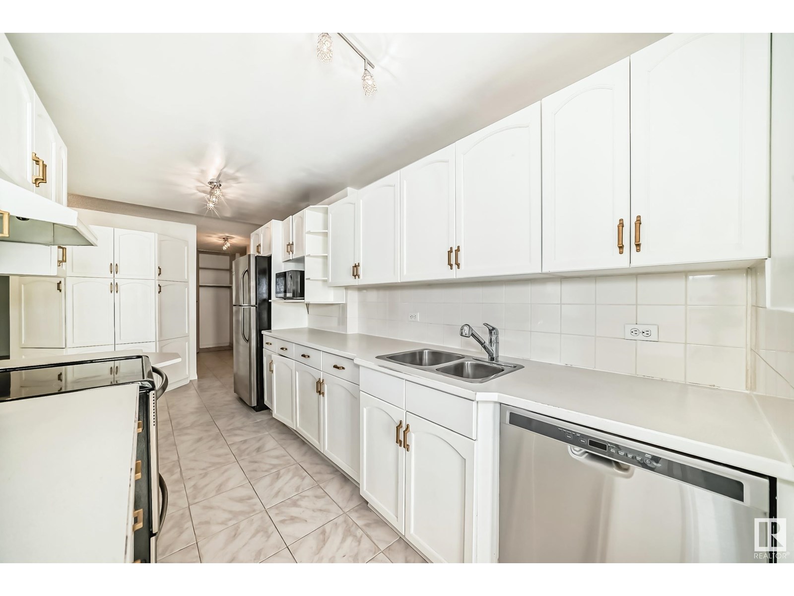 Photo 48 of 406 10135 Saskatchewan Dr Nw Nw, Edmonton AB
