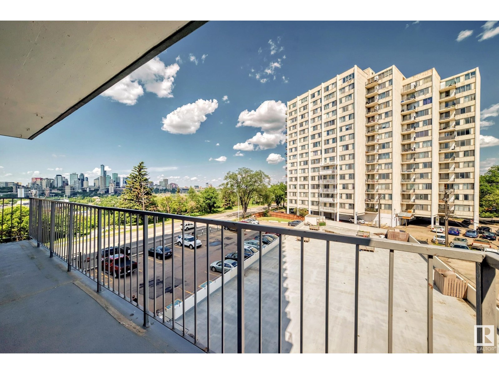 Photo 7 of 406 10135 Saskatchewan Dr Nw Nw, Edmonton AB