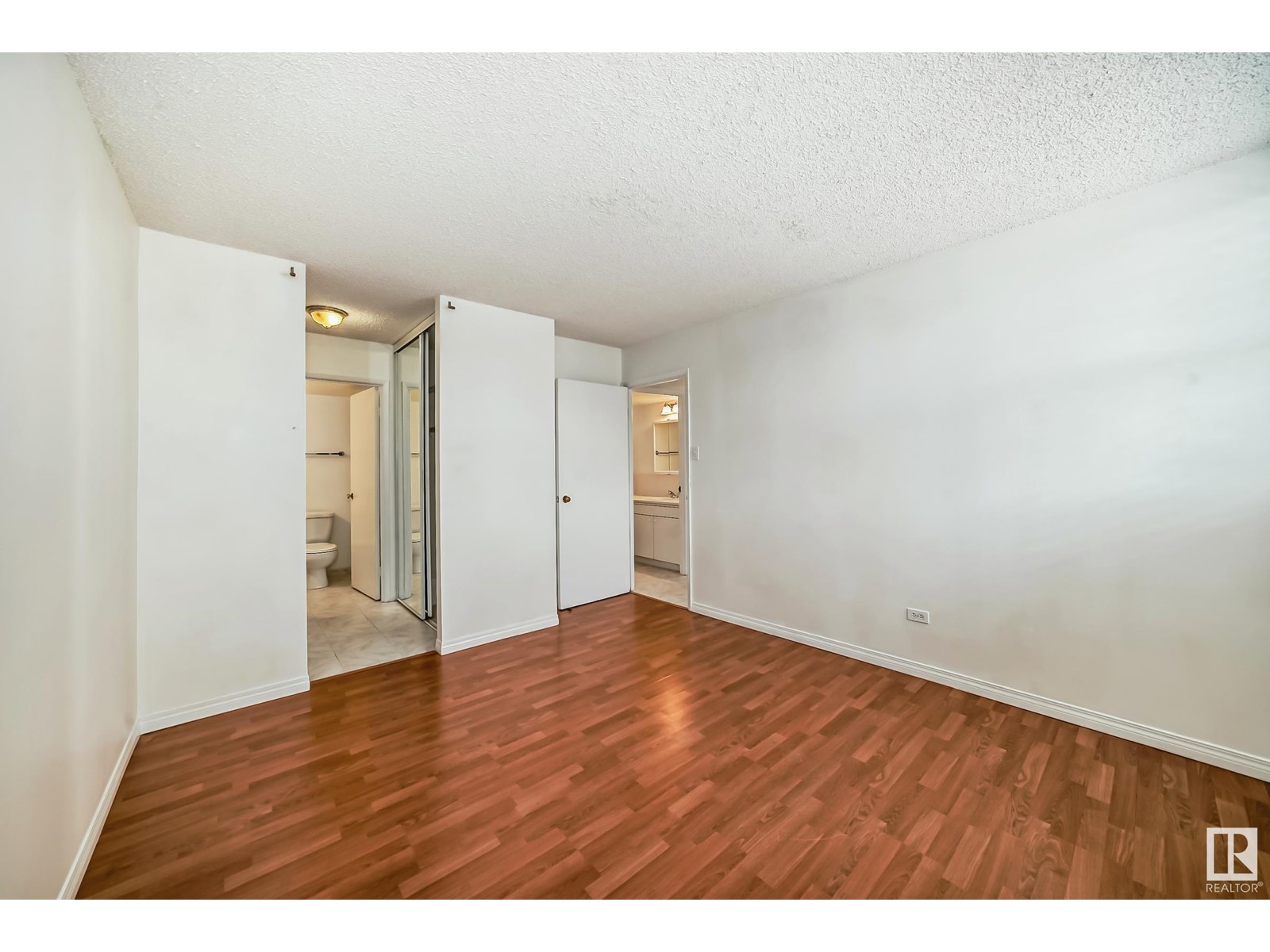 Photo 19 of 406 10135 Saskatchewan Dr Nw Nw, Edmonton AB