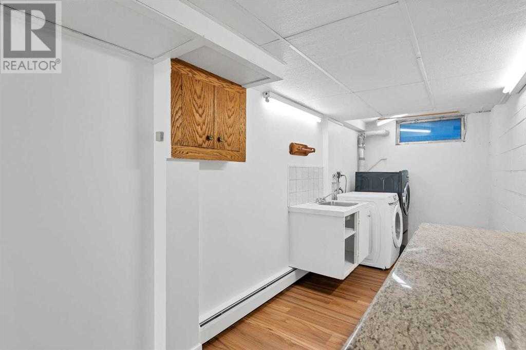Single Family House for Sale in    Avenue SW Lakeview Calgary 