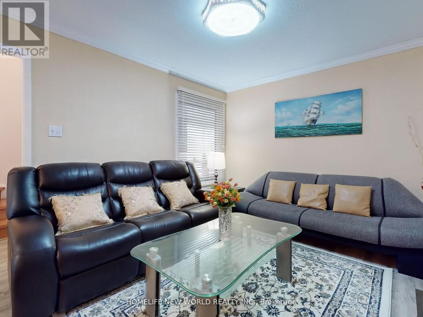 Photo 4 of 139 Galbraith Crescent, Markham ON