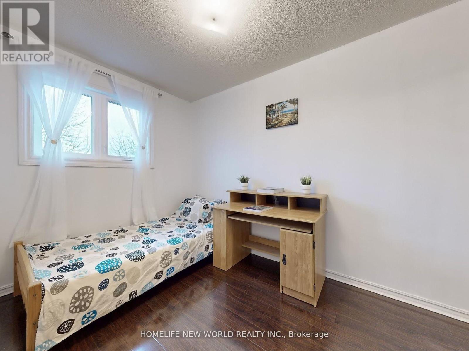 Photo 11 of 139 Galbraith Crescent, Markham ON
